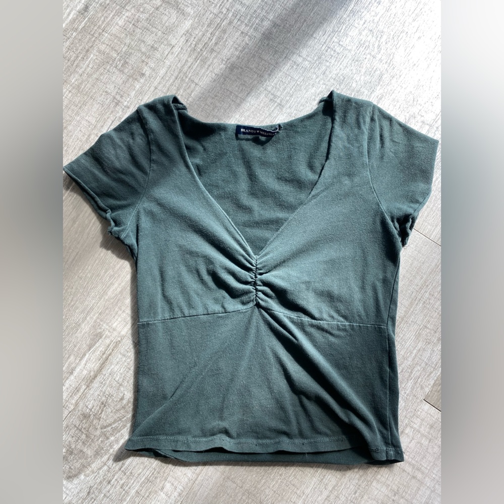 BLACK BRANDY MELVILLE T SHIRT